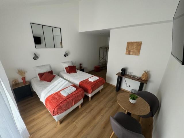 Au Coeur De Montmedy Bed & Breakfast Room photo